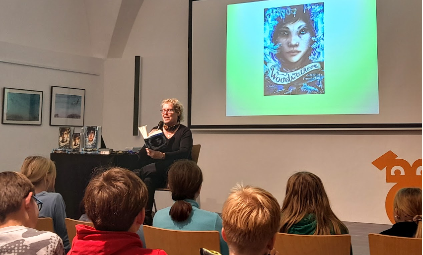 Die Autorin Katja Brandis war zu Gast in der Radolfzeller Stadtbibliothek!